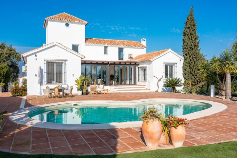 Vila LUX, Marbella, piscina exterioara, gradina, vedere panoramica mare-munte