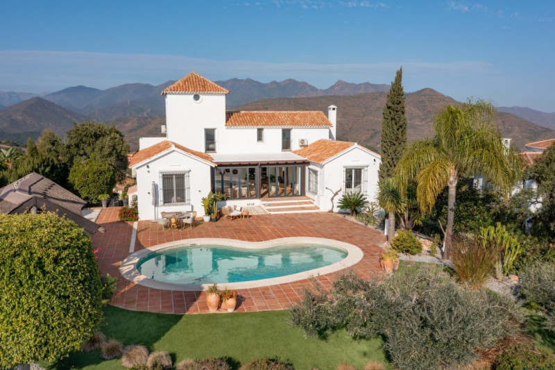 Vila LUX, Marbella, piscina exterioara, gradina, vedere panoramica mare-munte