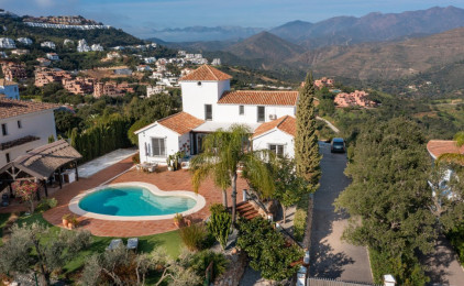 Vila LUX, Marbella, piscina exterioara, gradina, vedere panoramica mare-munte